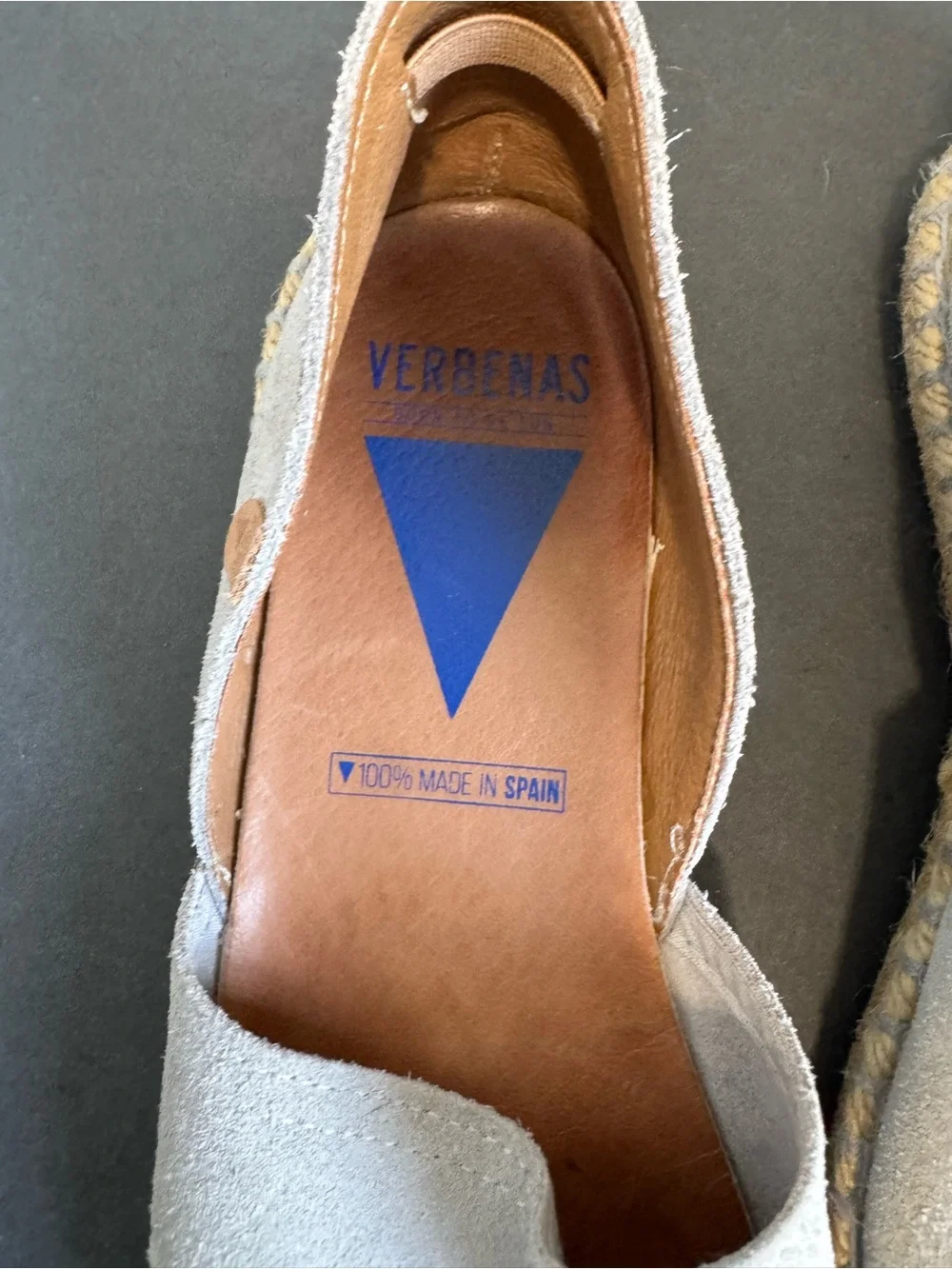 Verbenas Suede Espadrille Flats in Light Gray. Size EU 37